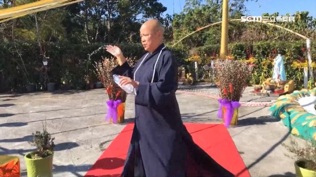 法師自轉半小時狂吐！竟是受菩薩指示