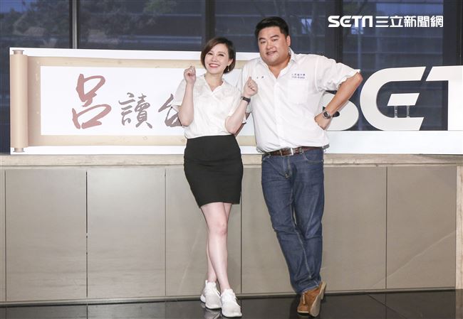 全新行腳類旅遊節目《呂讀台灣》開播記者會，主持人呂捷、王偊菁。（記者林士傑/攝影）