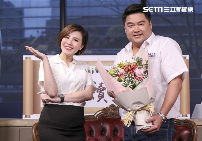 全新行腳類旅遊節目《呂讀台灣》開播記者會，主持人呂捷、王偊菁。（記者林士傑/攝影）