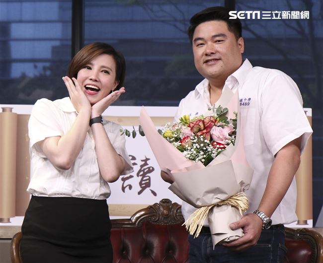 全新行腳類旅遊節目《呂讀台灣》開播記者會，主持人呂捷、王偊菁。（記者林士傑/攝影）