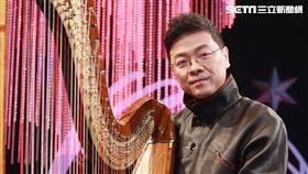 「灣聲樂團」音樂總監李哲藝、電腦教父施振榮夫婦《台灣的聲音》
圖／民視提供