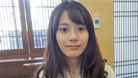 戀愛加分　雄女馮琪淯考上台大醫高雄女中學生馮琪淯高一原本校內排名400多名，高二談戀愛後，與男友兩人互相鼓勵，成績一路突飛猛進，7日指考放榜一舉錄取台大醫學系。中央社記者程啟峰高雄攝  107年8月7日