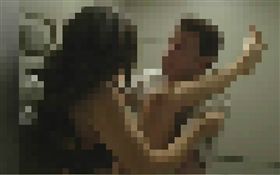 嘿咻（圖／影片截圖）