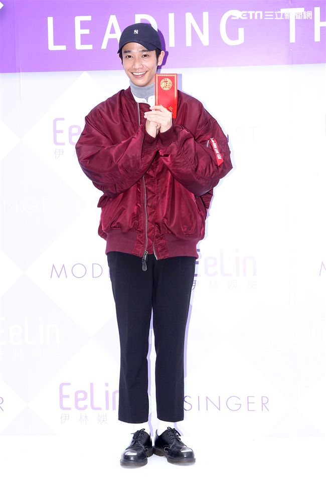 伊林模特兒劉以豪2019豬年行大運開工好采頭。（記者邱榮吉/攝影）