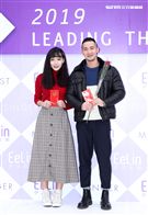 伊林模特兒隋玲、楊鎮2019豬年行大運開工好采頭。（記者邱榮吉/攝影）