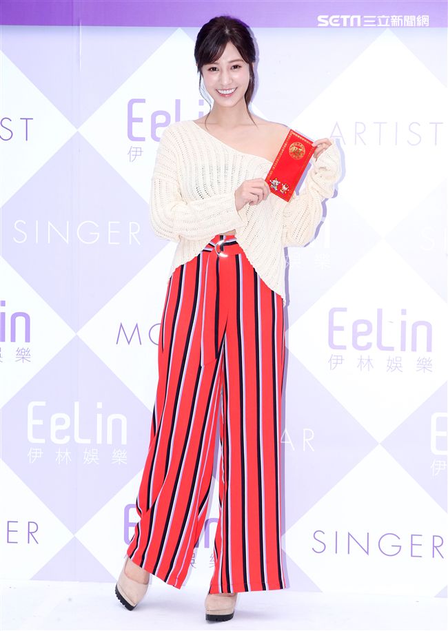 伊林模特兒陳敬宜2019豬年行大運開工好采頭。（記者邱榮吉/攝影）