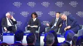 中共證監會副主席評論西方民主「需要改革」 全場爆笑（圖／翻攝自World Economic Forum，YouTube）