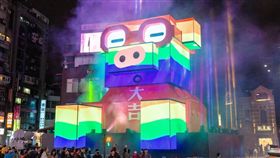 台北燈節主燈「豬寶」曝光！長相呆萌　柯文哲直呼怪怪的