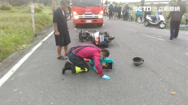 重機雙載撞無照3貼　噴飛78m慘死