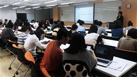 第16期企劃競爭力講堂將於2/20（三）開跑，連續12週的週三晚間，邀請業界專家、行銷達人進行實務分享，每週兩小時，幫助上班族補充最新行銷觀念，刺激企劃新思維，帶回職場應用，團報優惠價全系列12堂5200元起。