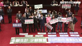 蘇貞昌首次立院備詢與陳其邁交談，國民黨團議場抗議，新聞台