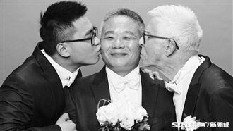 兒同婚7旬英國老爹　單親爸暖送祝福