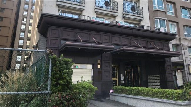 疑公司經營不善　男攜母、妻燒炭尋短