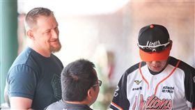 ▲統一獅新外國人投手Austin Bibens-Dirkx（奧斯丁）報到。（圖／統一獅球團提供）