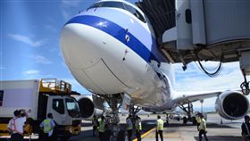 華航機師罷工落幕　桃機16日仍有4航班取消華航機師罷工事件落幕，航班仍持續調度，未全面恢復正常，桃園機場公司15日表示，依據華航提供的最新資料顯示，16日華航班機仍有4架次取消，預估影響旅客總計804人。中央社記者邱俊欽桃園機場攝　108年2月15日