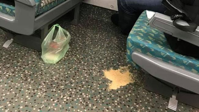 吃麻糬花生粉灑高鐵車廂　他竟裝沒事