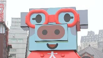 台北燈節開幕　主燈「百變豬寶」吸睛