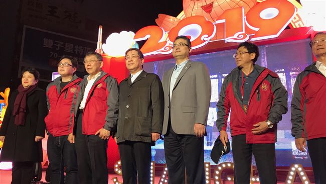 李文輝出席台北燈節　與柯P短暫會晤