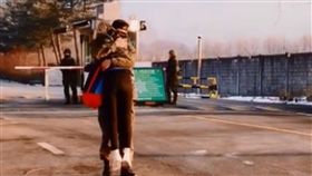 Beenzino,Stefanie Michova,模特兒,德國,南韓,饒舌,退伍,擁抱 圖/翻攝自IG