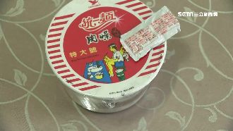 蹦出新滋味！網激推肉燥泡麵+番茄醬