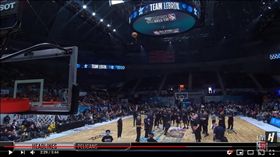 ▲『詹皇隊』明星賽賽前練習中場投籃。（圖／翻攝自House of Highlights）