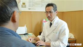 醫師蔡曜州說，疝氣是指部分臟器位移到不正常位置，人體有許多部位都可能發生疝氣，其中以腹股溝疝氣最常見。（圖非新聞當事人／台北慈濟醫院提供）