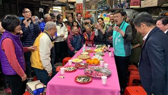 客廳會爆棚!眾人高喊「奶挺余天」