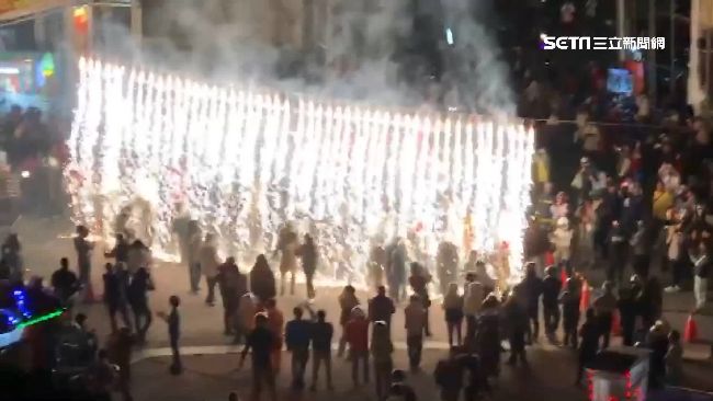 鹽水蜂炮元宵夜壓軸　估湧逾40萬人