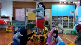 不用人擠人！幼稚園「迷你版」炸寒單　網狂重播：太可愛
臺東縣卑南鄉賓朗國民小學臉書