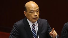 日月光條款4年僅通報3件　蘇揆：該罰就罰民進黨立委王榮璋指出，民國103年增訂「日月光條款」，要對違反環保、勞動與食安的企業追回補助，但4年僅通報3件。行政院長蘇貞昌（圖）19日答詢時表示，政府要認定快一點，「該罰就罰，該要回的錢就要回來」。中央社記者徐肇昌攝　108年2月19日