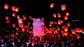 歡慶元宵！平溪上千盞天燈升空超壯觀