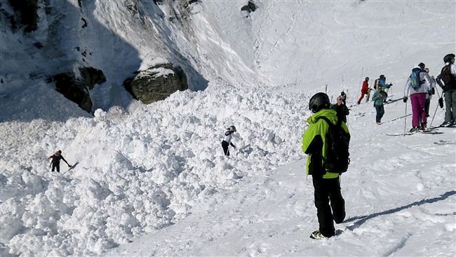 瑞士滑雪場雪崩　10多人遭活埋