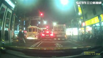 公車右轉掃瑪莎拉蒂　客運公司這麼說