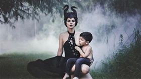 辣媽哺乳4歲兒。（圖／翻攝自yakydiroma IG）