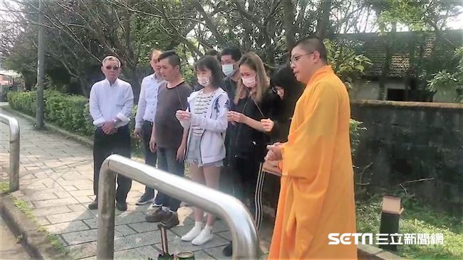 文大女學生遭輾斃　家屬重回現場招魂