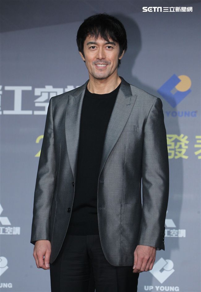 日本藝人阿部寬來台代言空調，展現超強巨星魅力。（記者邱榮吉/攝影）