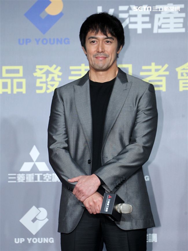 日本藝人阿部寬來台代言空調，展現超強巨星魅力。（記者邱榮吉/攝影）