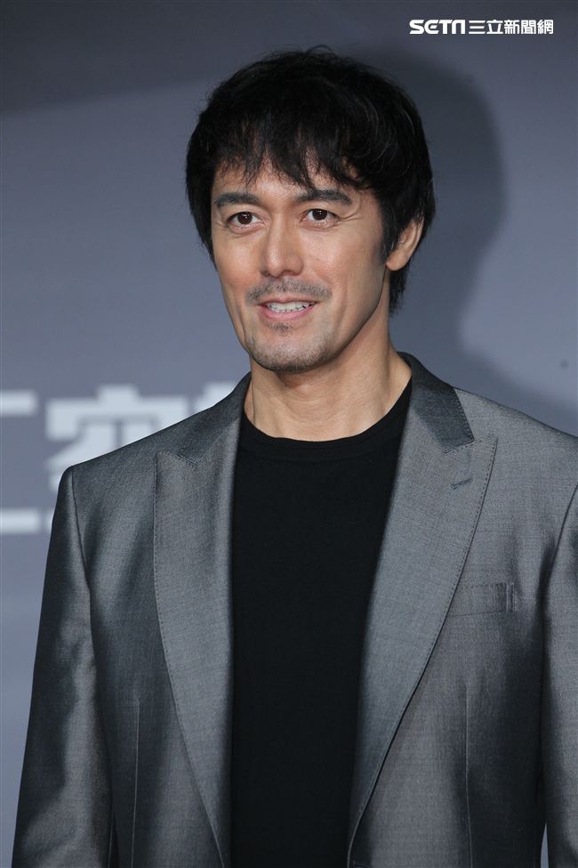 日本藝人阿部寬來台代言空調，展現超強巨星魅力。（記者邱榮吉/攝影）