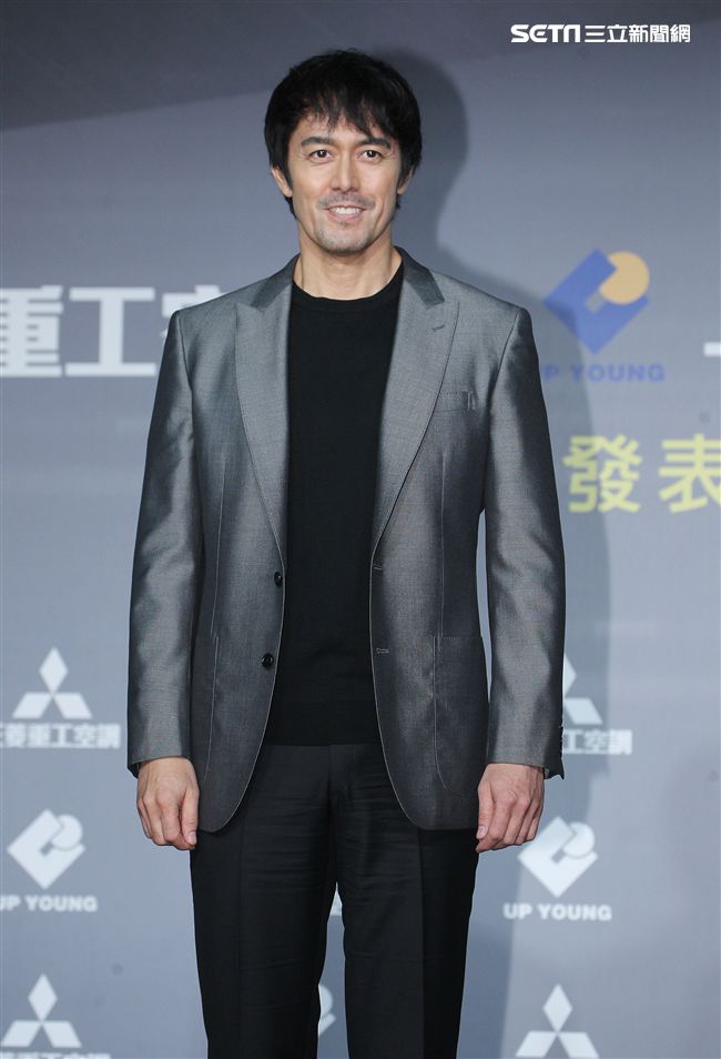 日本藝人阿部寬來台代言空調，展現超強巨星魅力。（記者邱榮吉/攝影）