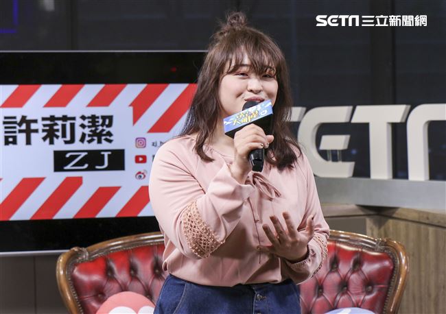 許莉潔安安大明星。（記者林士傑/攝影）