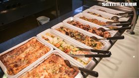 歌詩達新浪漫號、10樓自助式餐廳 圖／記者林敬旻攝 