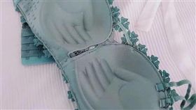 胸罩,造型,手,絕世好bra,爆笑公社　圖／翻攝自臉書