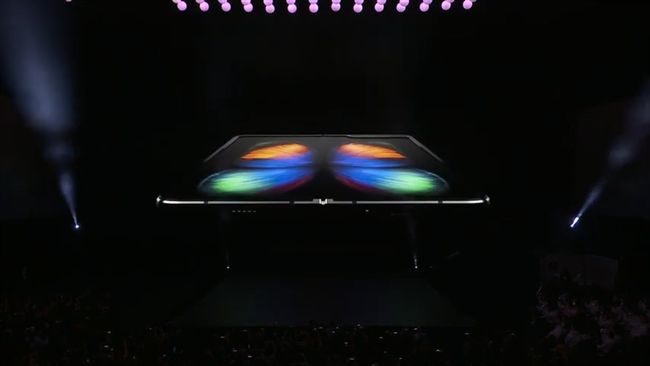 三星首款折疊手機！6鏡頭、售價6萬