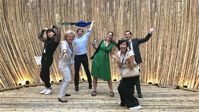 愛馬仕總經理逛花博　盛讚自然美無價