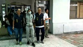 買車客竟變搶匪！裝尿遁得手近30萬