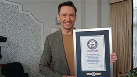 休傑克曼演出「金鋼狼」獲金氏世界紀錄樂不可支 。（圖／翻攝自金氏世界紀錄官網）