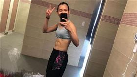 ▲戴資穎又秀令人稱羨的6塊肌。（圖／翻攝自戴資穎IG）