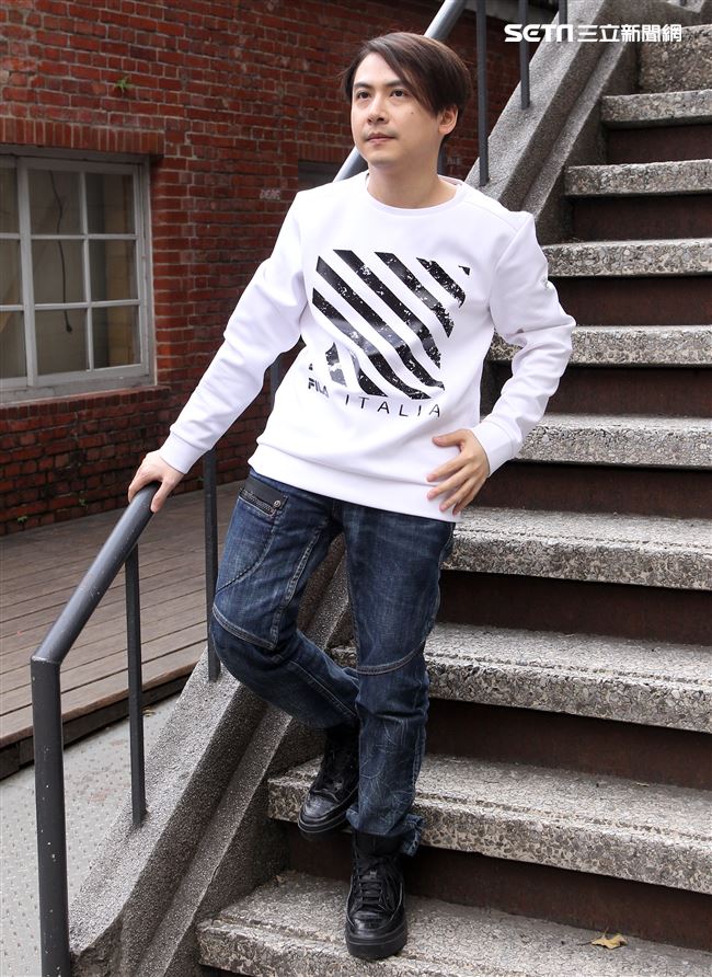 專訪V.K克。（記者邱榮吉/攝影）