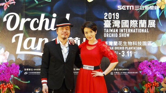 寇乃馨街邊賣蘭花　夫妻合體行銷蘭展