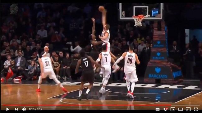 NBA／排球扣殺　他跳這高度蓋火鍋